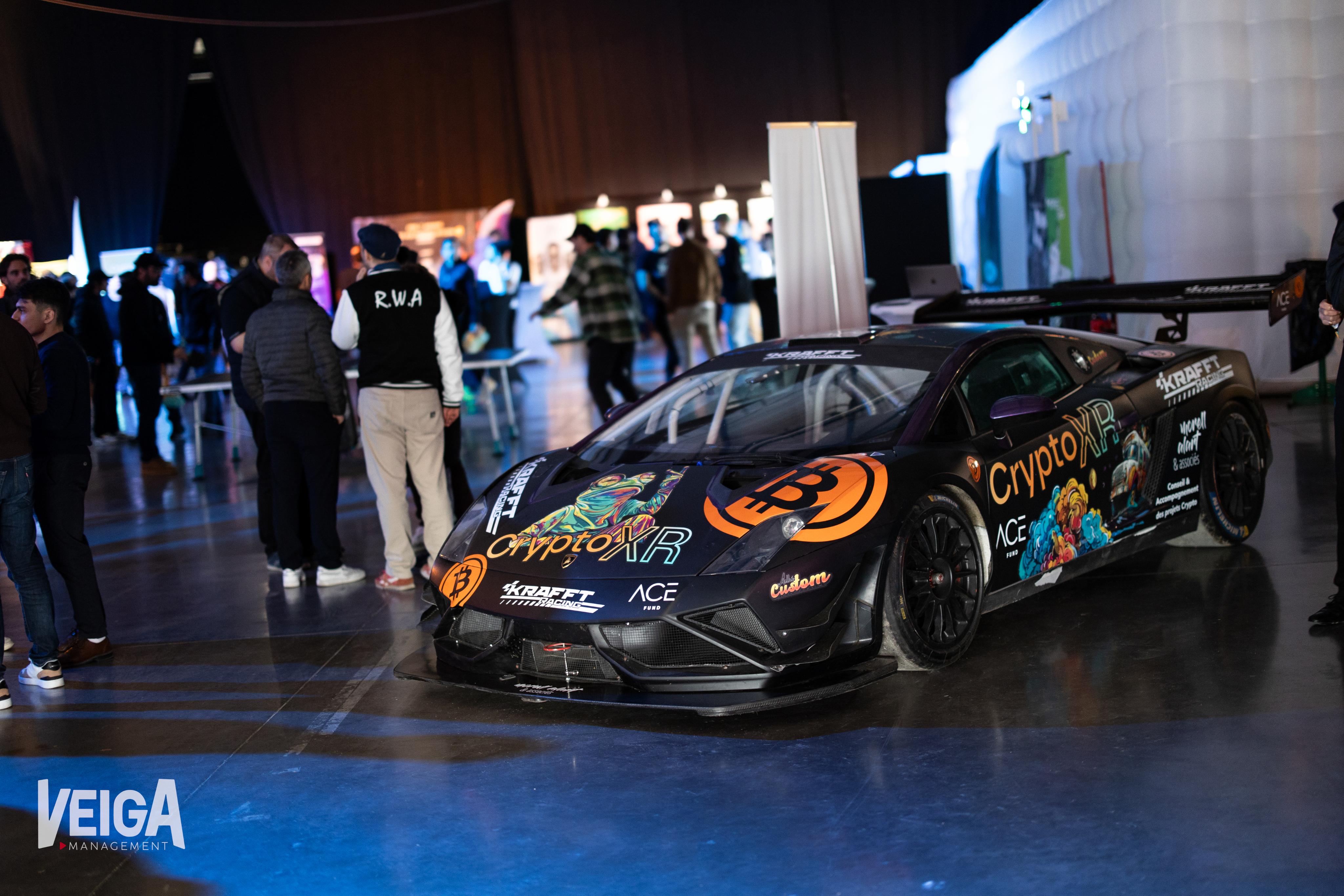 CryptoXR - Voiture de course à l'événement
